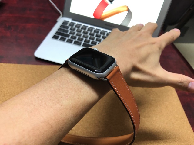 Apple Watchを腕に