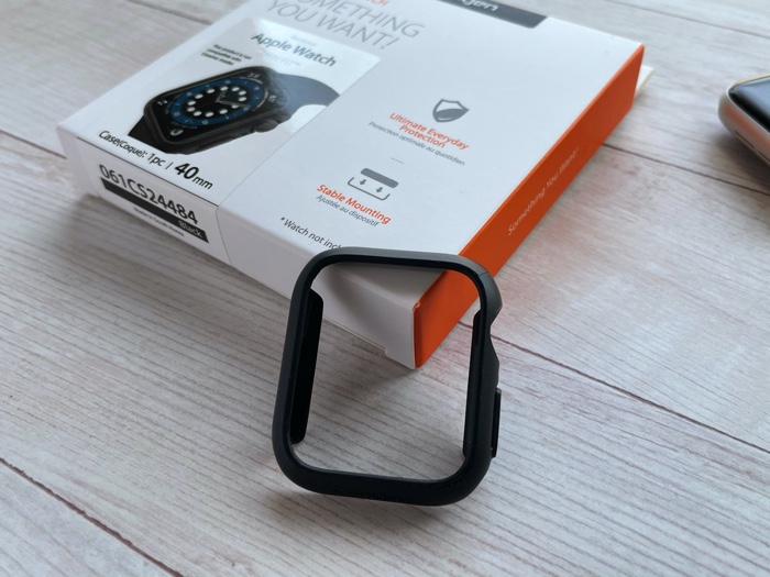 Spigen Apple Watchケース